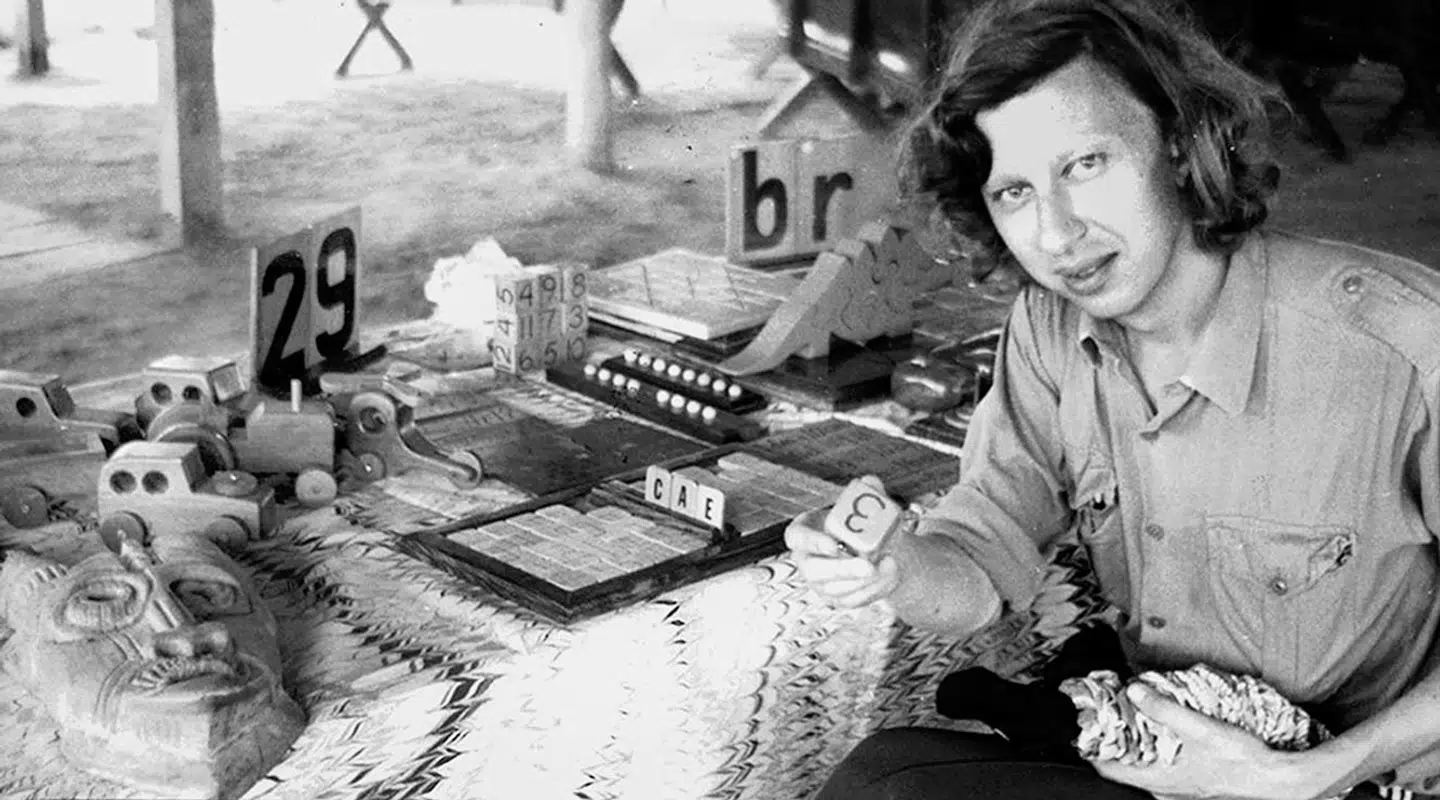 Peter Elsass i Jonestown. »I de to dage, jeg var i lejren, var jeg under konstant overvågning. Når jeg skulle på toilettet, ventede de udenfor, og om natten var der altid en person, der sad vagt ved mit værelse.« FOTO: PETER ELSASS..