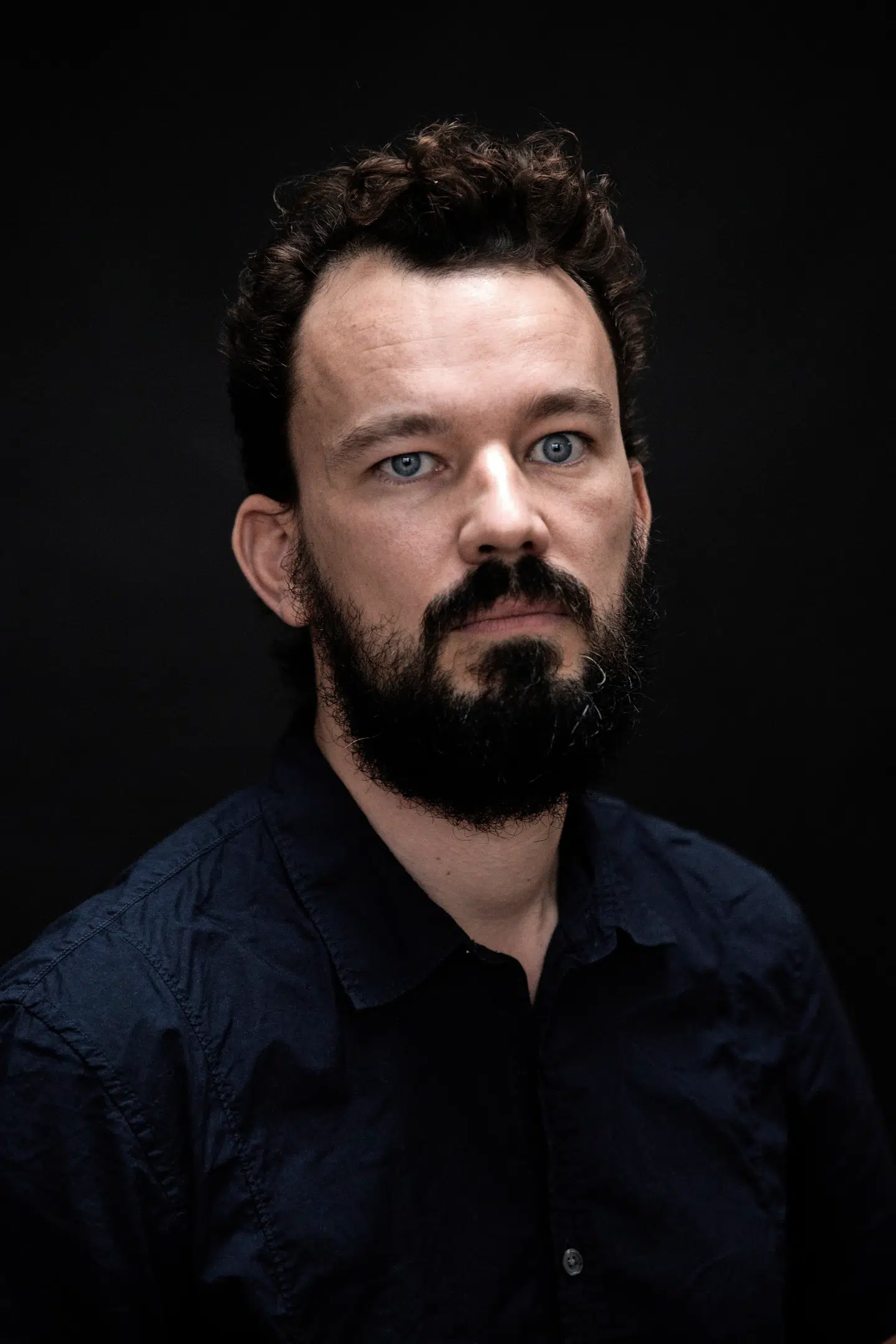 »I dag skammer jeg mig over, at jeg sad og nedgjorde mine medstuderendes tekster bag deres ryg på den måde, men det er sådan, grænseoverskridende opførsel opstår. Det er en sygdom, der smitter, og jeg lærte af en af de bedste,« skriver Peter Højrup om Forfatterskolens kritikkultur. FOTO: TOR BIRK TRADS/ RITZAU SCANPIX