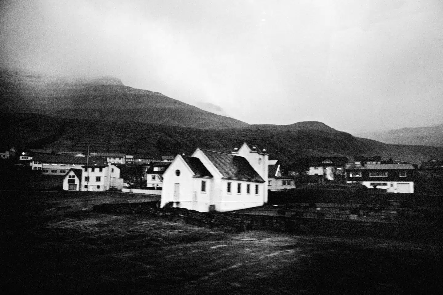 Kirken står stærkt på Færøerne, men de seneste år er nye vinde blæst ind over det konservative ørige i Atlanten. FOTO: MORTEN GERMUND/SCANPIX