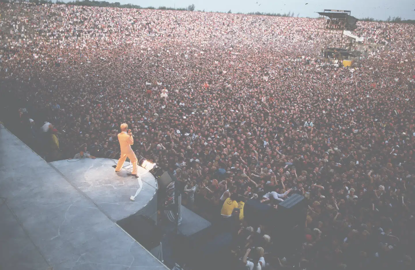 David Bowie optræder på Serious Moonlight Tour, der gjorde Klaus Lynggaard så usigeligt trist og skuffet. FOTO: GETTY IMAGES