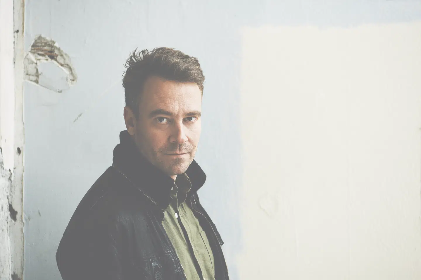 »Det betyder måske ikke så meget, hvad vi laver. Jorden skal sgu nok klare sig uden os. Det synes jeg af og til er helt befriende.« FOTO FRA FORLAGET