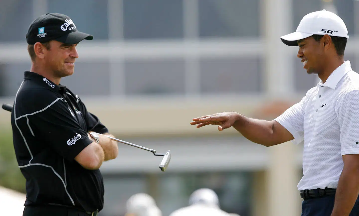 Thomas Bjørn og Tiger Woods i 2007: Begge har i ti år været en del af verdenseliten i golf – Tiger som den ubestridt bedsteaf alle. To år senere krakelerer billedet af den perfekte Tiger første gang. Foto: REUTERS/Hans Deryk