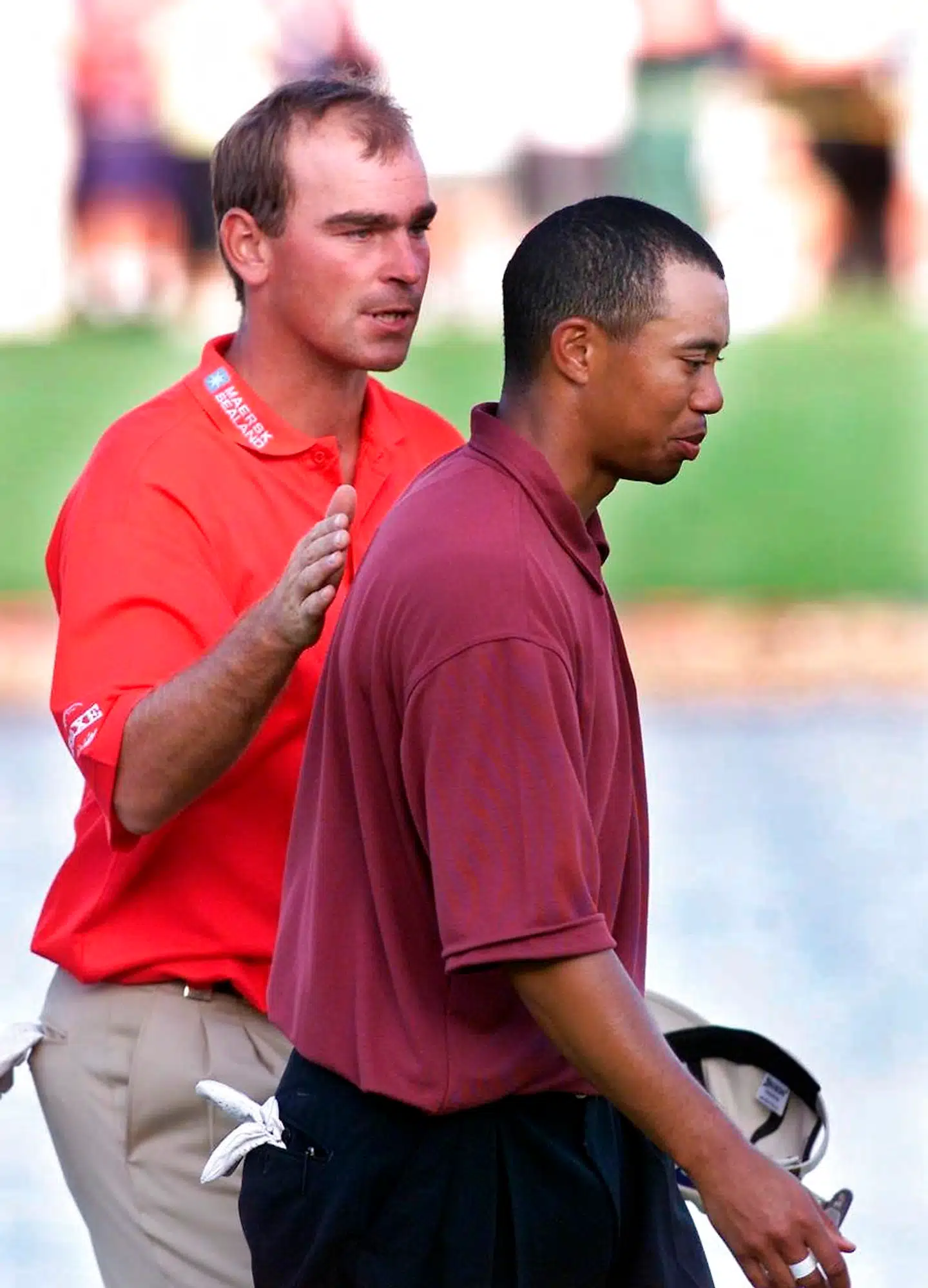 Thomas Bjørns sejr over Tiger Woods i Dubai i 2001 gav genlyd i golfverdenen. Ikke kun fordi Bjørn vandt – Tiger har trods alt »kun« vundet omtrent hver fjerde turnering, han har stillet op i gennem hele karrieren – men mest på grund af måden, det skete på: På de afgørende huller var det Thomas Bjørn, som holdt hovedet koldt i den direkte duel. Modstanderne plejede at lade sig intimidere af Tiger på de sidste huller om søndagen. Foto: EPA PHOTO AFP/RABIH MOGHRABI.