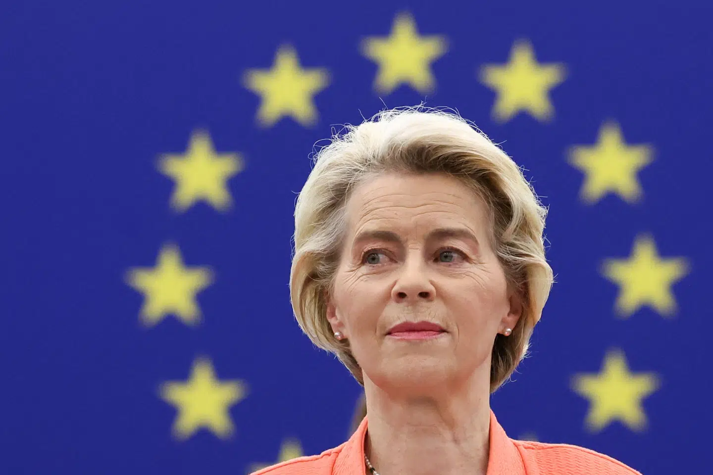 EU vil undersøge, om Kina giver statsstøtte til elektriske biler, siger EU-Kommissionens formand, Ursula von der Leyen. DI ser det som nødvendigt, selvom det kan føre til straftold og dermed højere priser på kinesiske biler.
