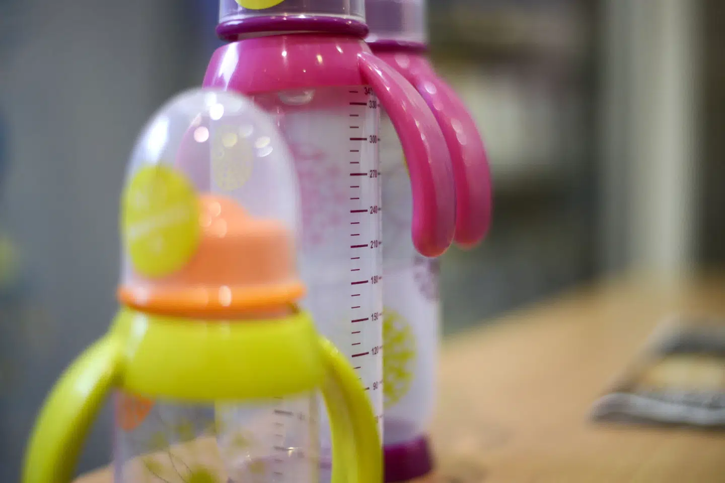 Bisphenol A har været forbudt i plastikflasker og emballager, der indeholder mad til babyer og småbørn i årevis i EU. (Arkivfoto).