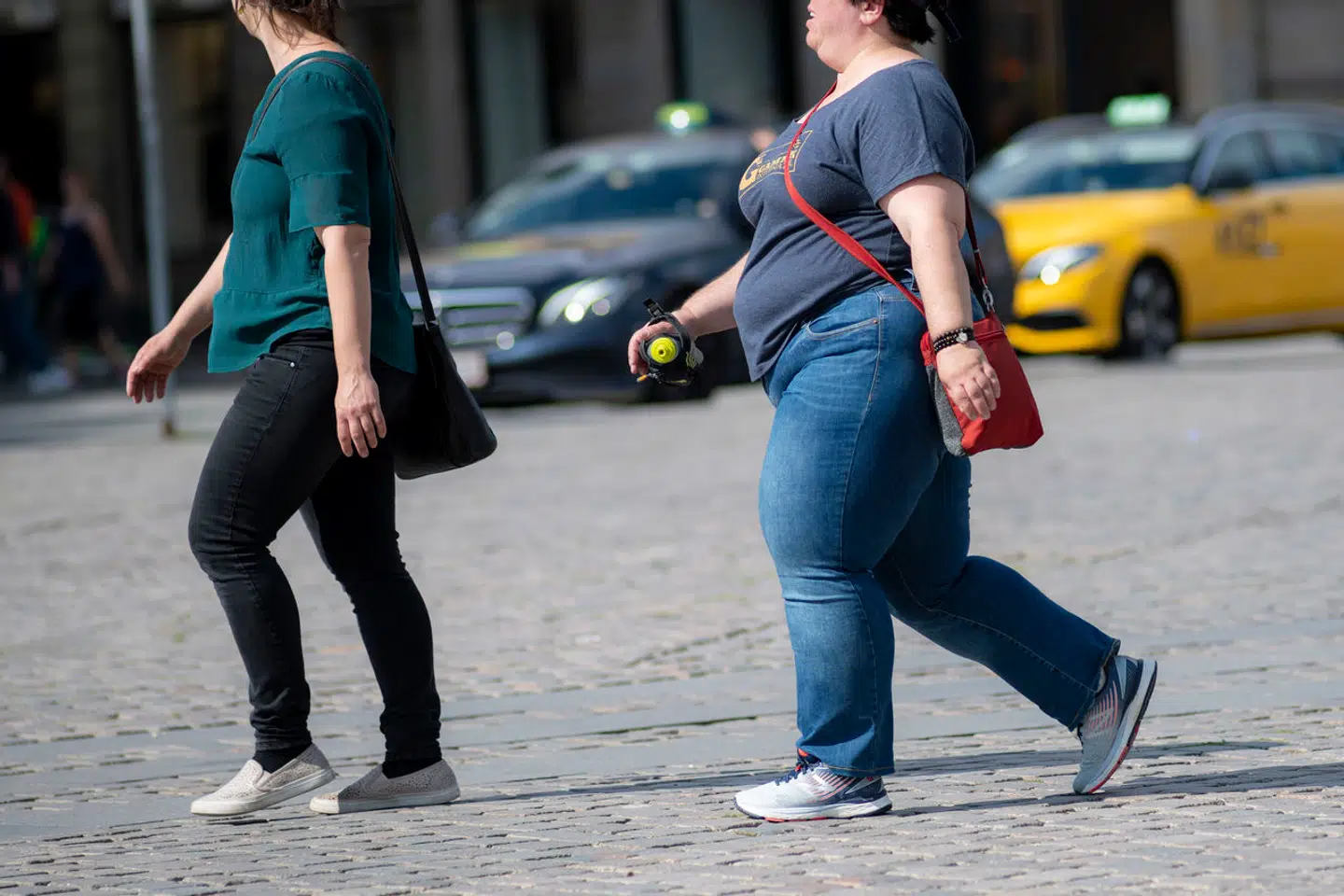 »Vores skønhedskriterier er komplekse. Men på det her tidspunkt i historien værdsætter vi slanke kroppe. Også selvom mange af os ikke har en. Kommer du for langt væk fra den standard, vi værdsætter, så vil flertallet synes, at der er noget galt med dig,« fortæller professor Henrik Høgh-Olesen.