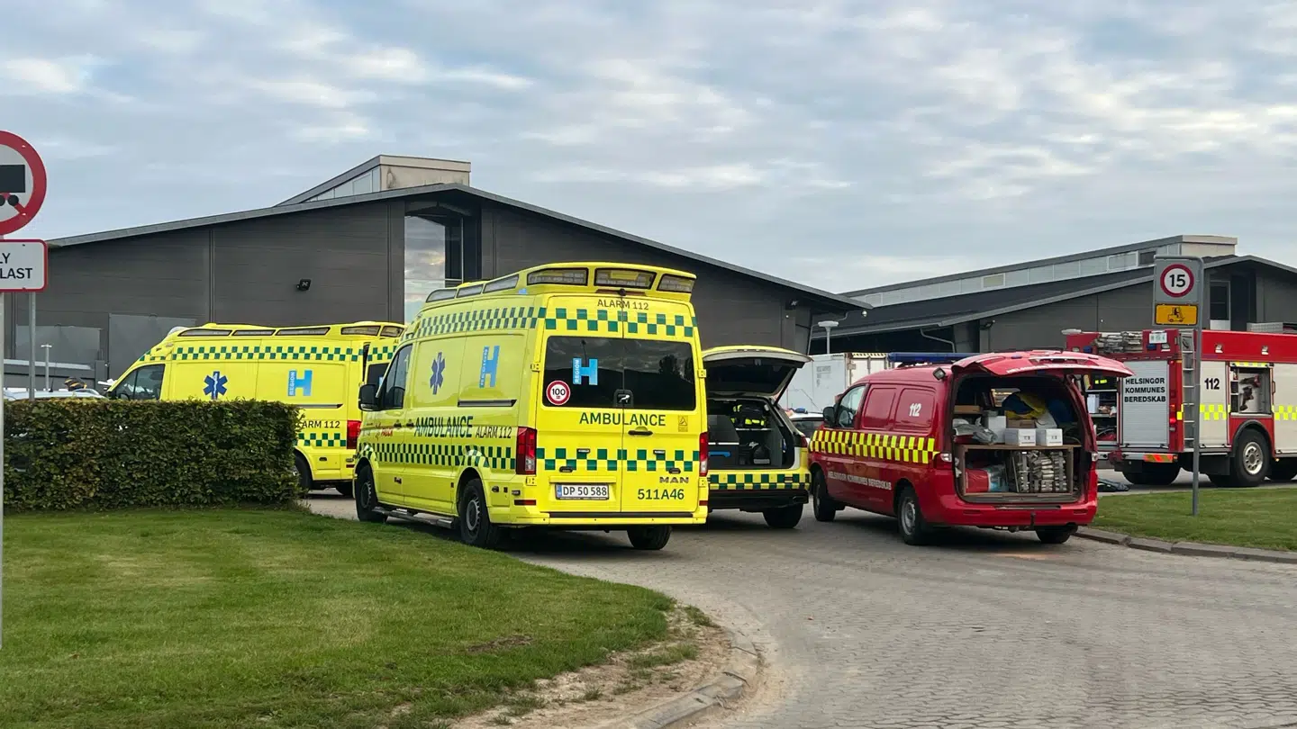 En mand er fredag kommet til skade i en arbejdsulykke.