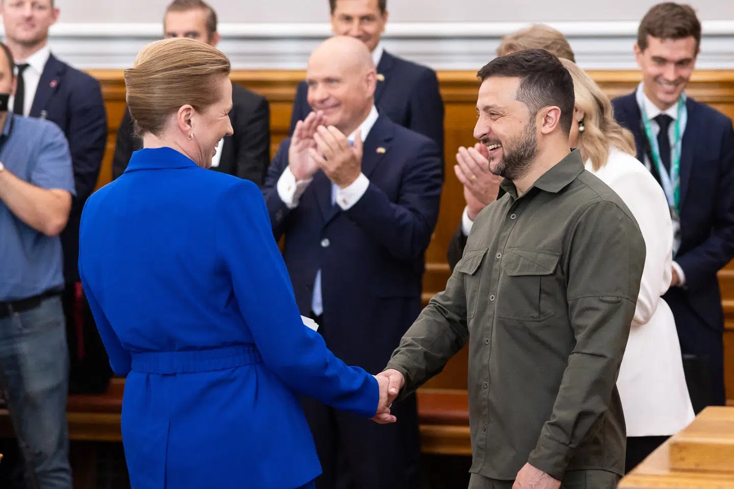 Der var store smil, da Ukraines præsident, Volodymyr Zelenskyj, i sidste måned besøgte Folketinget. Danmark er i forhold til landets størrelse en af de store bidragsydere militært og finansielt til Ukraines krig mod Rusland.