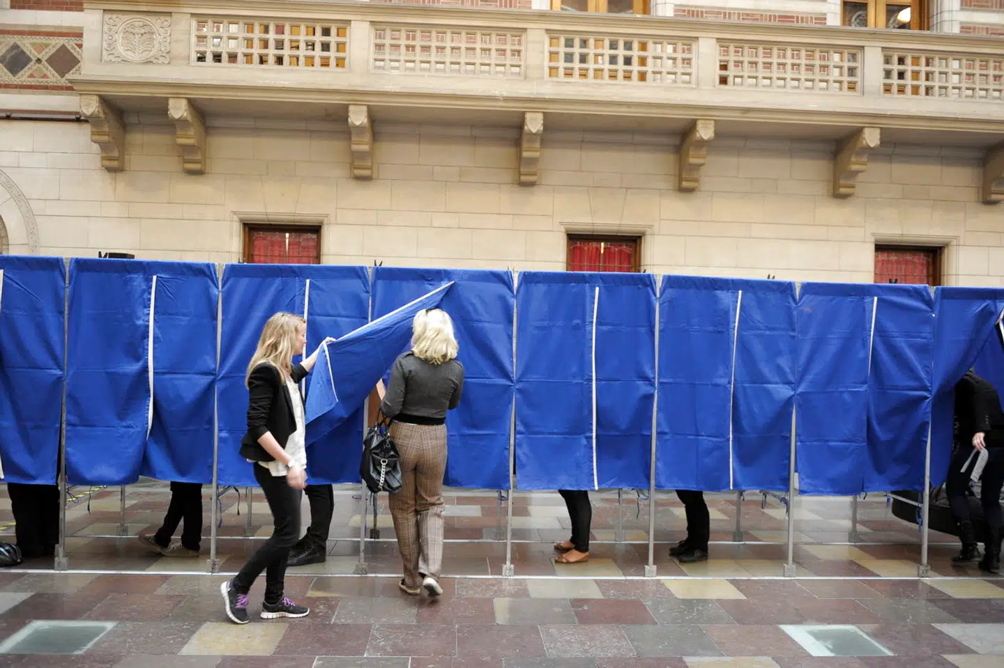 Stemmeretten er det bærende element i et demokratisk samfund, skriver Michael Bach Petersen. »Det er derfor helt urimeligt, at man som dansk statsborger – i modsætning tilvores nabolande – mister sin stemmeret efter kun to år i udlandet.«
