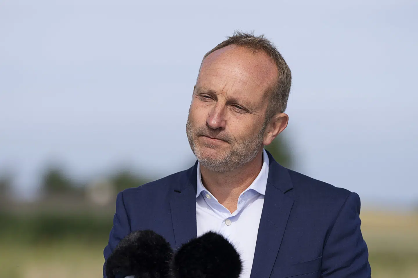 Politisk leder hos De Radikale Martin Lidegaard kritiserer i sin bog "Generationskontrakten" Finansministeriets regnemetoder. Han ønsker, at klimaet bliver taget seriøst.