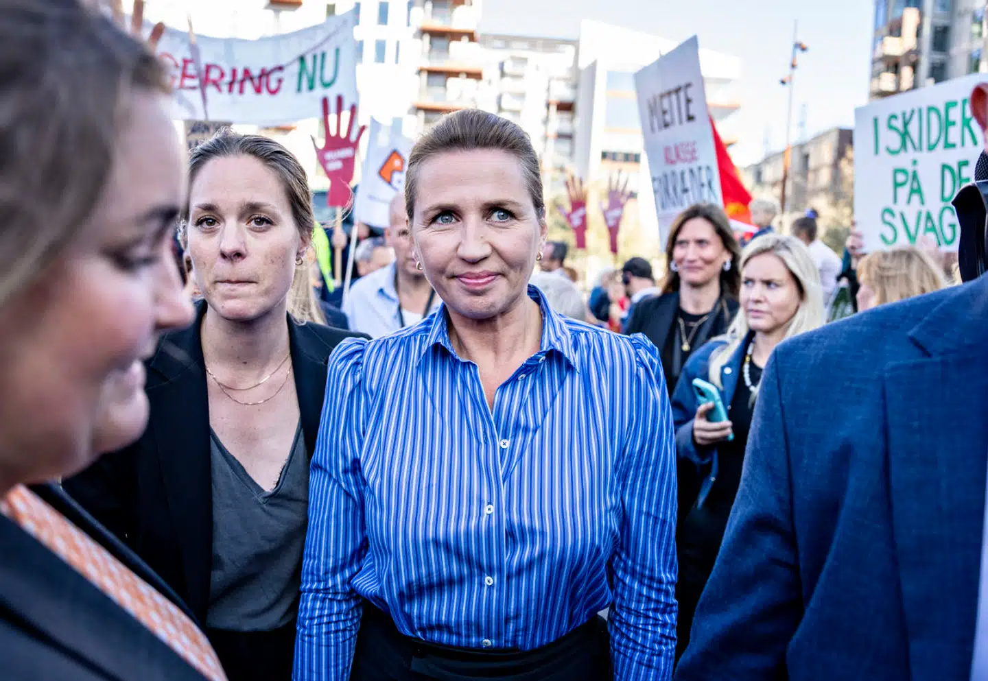 Statsminister Mette Frederiksen gik til valg på flere lønkroner til offentligt ansatte. Nu kan fire grupper se frem til lønhop.