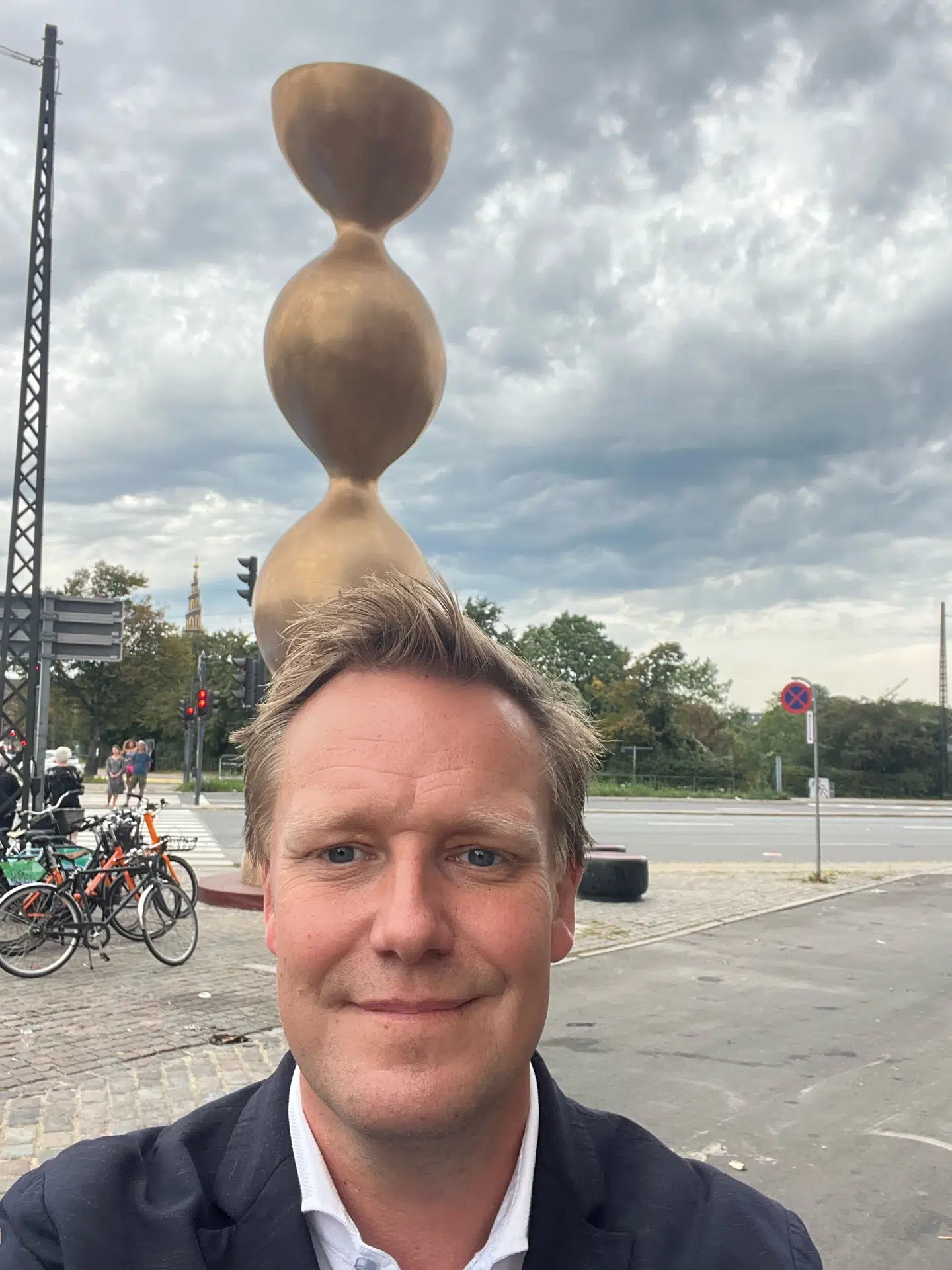 Jens-Kristian Lütken (V) stod på netop Christmas Møllers Plads på Amager, da B.T. talte med ham mandag eftermiddag.