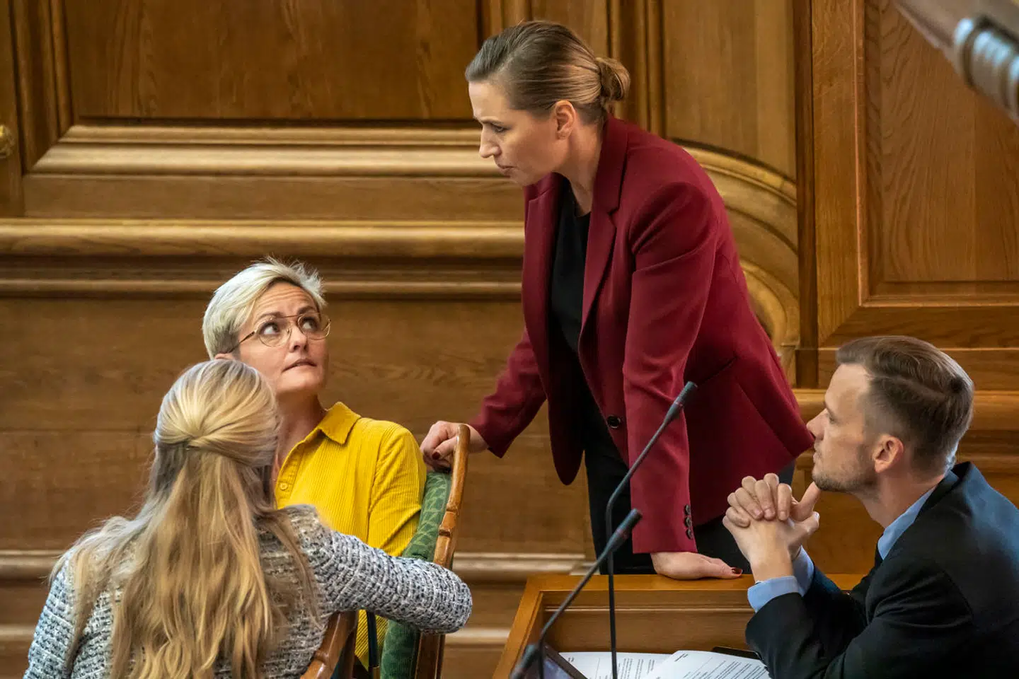 Måske skulle Pernille Rosenkrantz-Theil undskylde over for de gymnasieelever, som hun ønskede at tvangsflytte efter deres forældres indkomst. Eller tænk, hvis Mette Frederiksen undskyldte for at nedlægge minkerhvervet i Danmark uden grund, skriver Ib Mogensen.