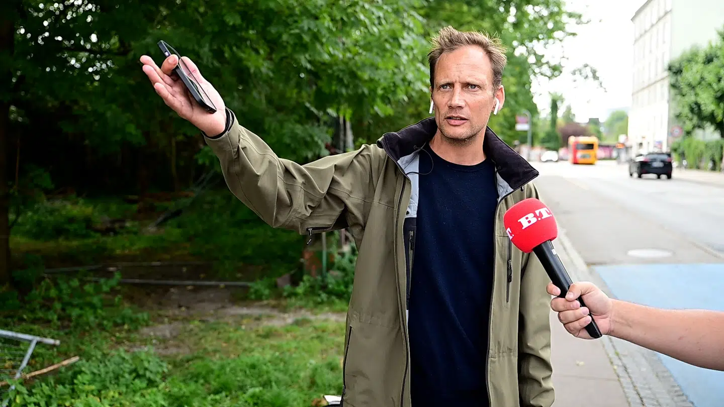 B.T. har interviewet Adam Dyrvig Tatt, der er chefredaktør på mediet Danwatch, om den dramatiske anholdelse.