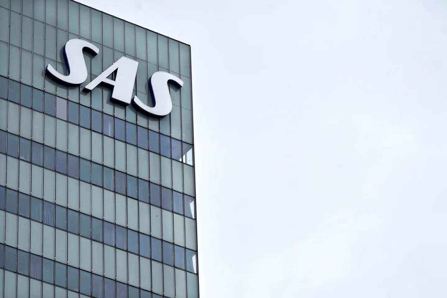 Oprindeligt var hotellets stueetage udstyret med en fantastisk vinterhave med hængende orkideer i rumhøje glasmontrer, der fungerede som skærm mellem lobbyens forskellige funktioner.