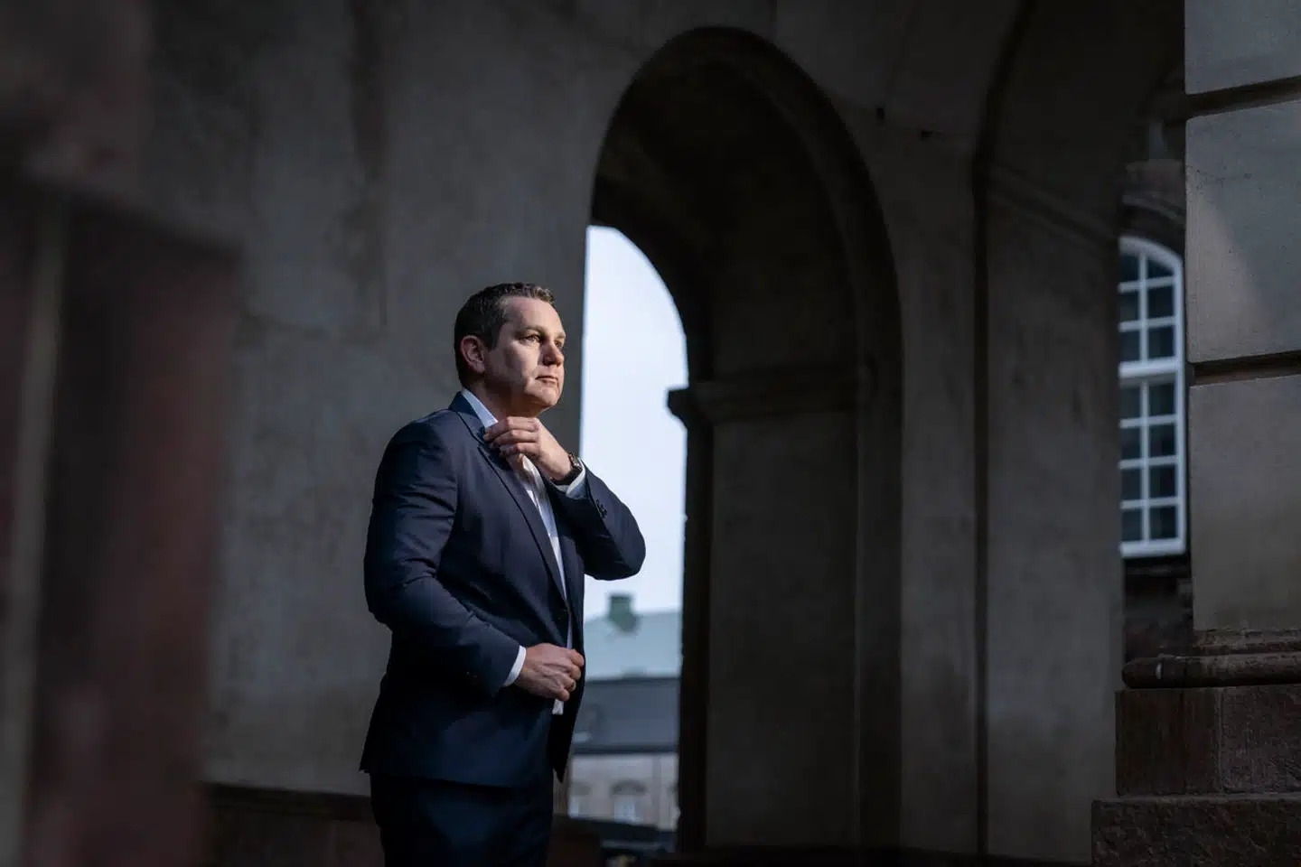 Jacob Bruun er mangeårig topstrateg for blandt andre daværende statsminister Lars Løkke Rasmussen. Han sad også med under forhandlingerne om dannelsen af SMV-regeringen.