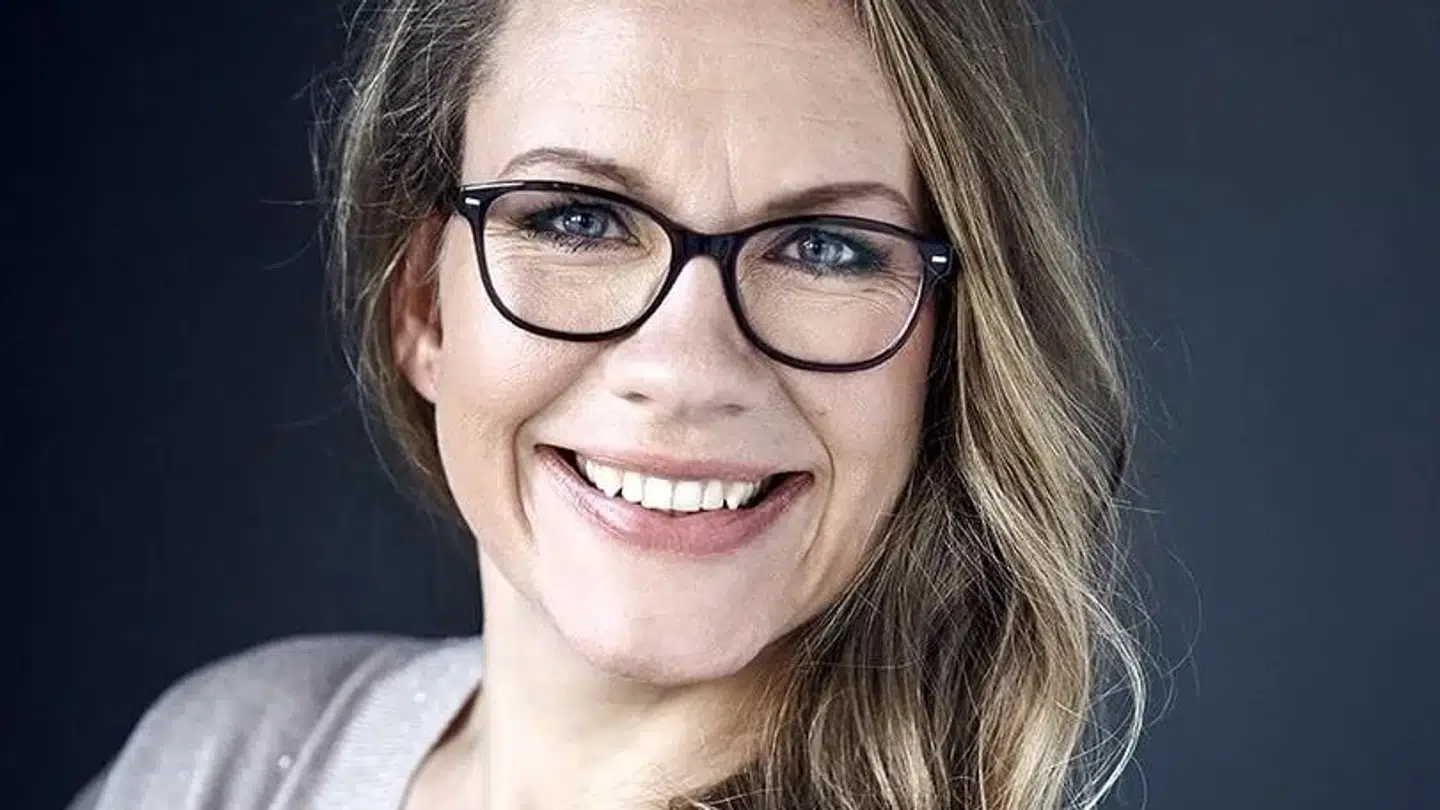 Klinisk Sexolog og parterapeut Maj Wismann møder flere i sin klinik, der beklager, at de har mødt en zombie.