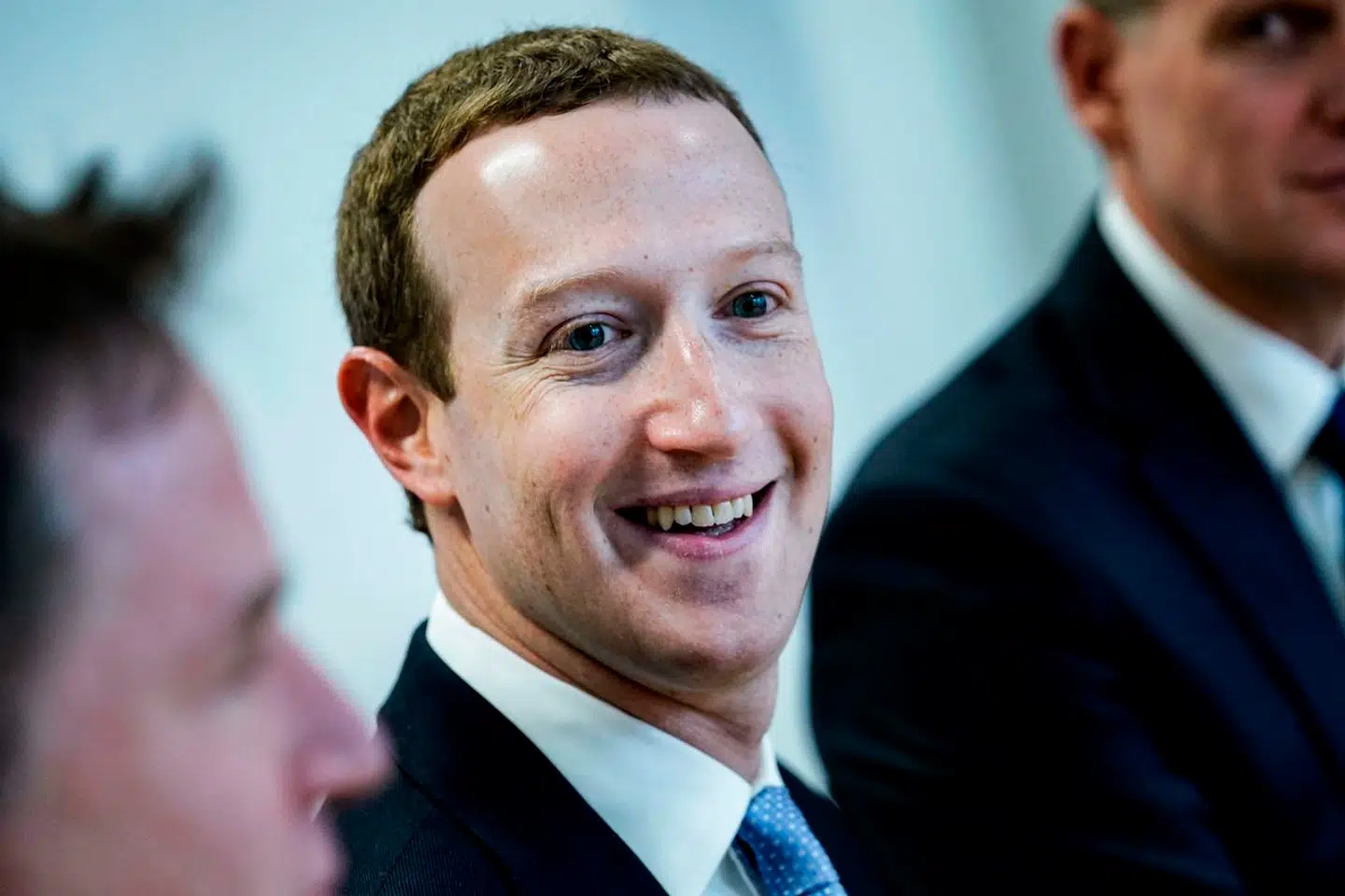 Mark Zuckerberg startede Facebook, mens han gik på Harvard i 2004. I 2012 kom Facebook på Børsen. (Foto af Kenzo TRIBOUILLARD / AFP)