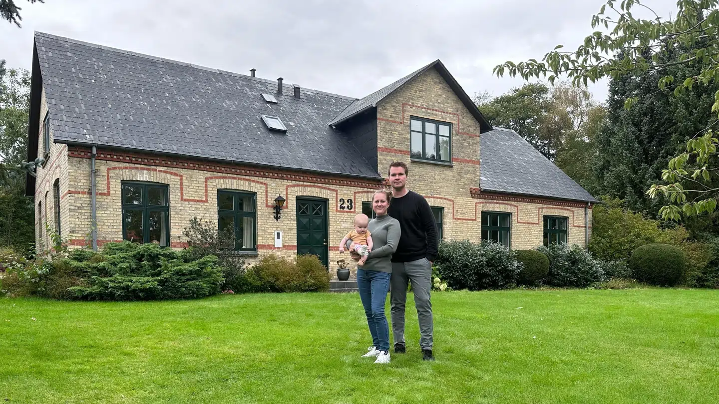 Ane og Rasmus Christensen fra Svenstrup har fået en ejendomsvurdering, hvor grundværdien overstiger ejendomsværdien markant. Det skaber økonomisk stress og frygt for fremtiden, fortæller de.
