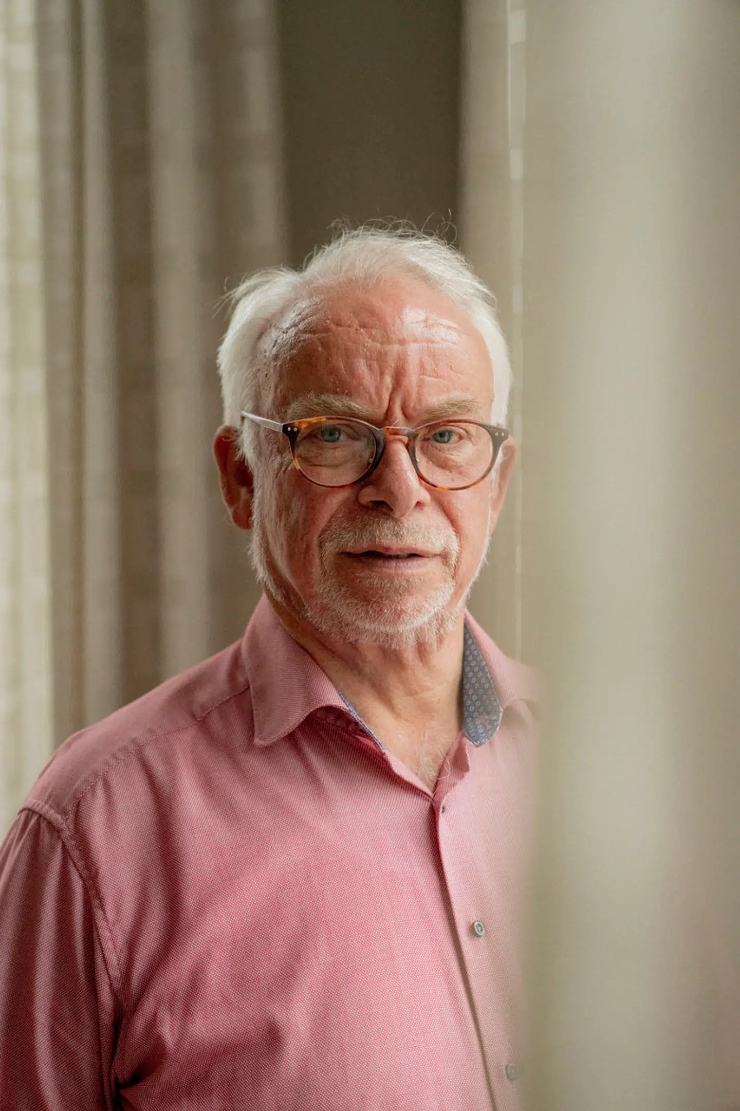 Peter Skov-Jakobsen, biskop over Københavns Stift, er blandt de biskopper, der er kritiske over for det nye forslag til en såkaldt koranlov. Tidligere har han også udtrykt sig uforstående over for et lovindgreb: »Det løber mig koldt ned ad ryggen, når man brænder bøger, men jeg mener, at vi har den nødvendige lovgivning til at forhindre den slags tiltag.«