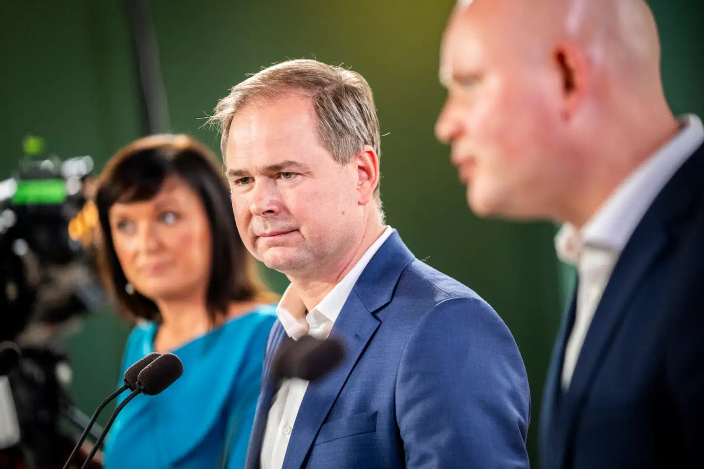 Finansminister Nicolai Wammen (S), indenrigs- og sundhedsminister Sophie Løhde (V) og kulturminister Jakob Engel-Schmidt (M) til pressemøde om trepartsforhandlinger om styrkelse af rekruttering og fastholdelse af velfærdsmedarbejdere i Finansministeriet.