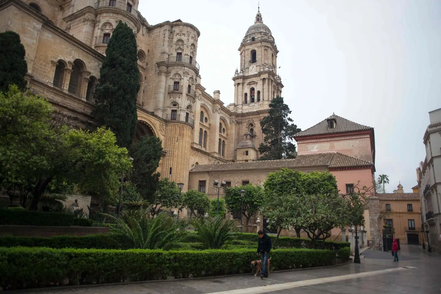 Bispesædet i den andalusiske by Málaga har – ifølge spansk politi – været informeret om voldtægtsanklagerne mod en præst siden januar uden at gøre andet ved sagen end at forflytte ham til et andet sogn.