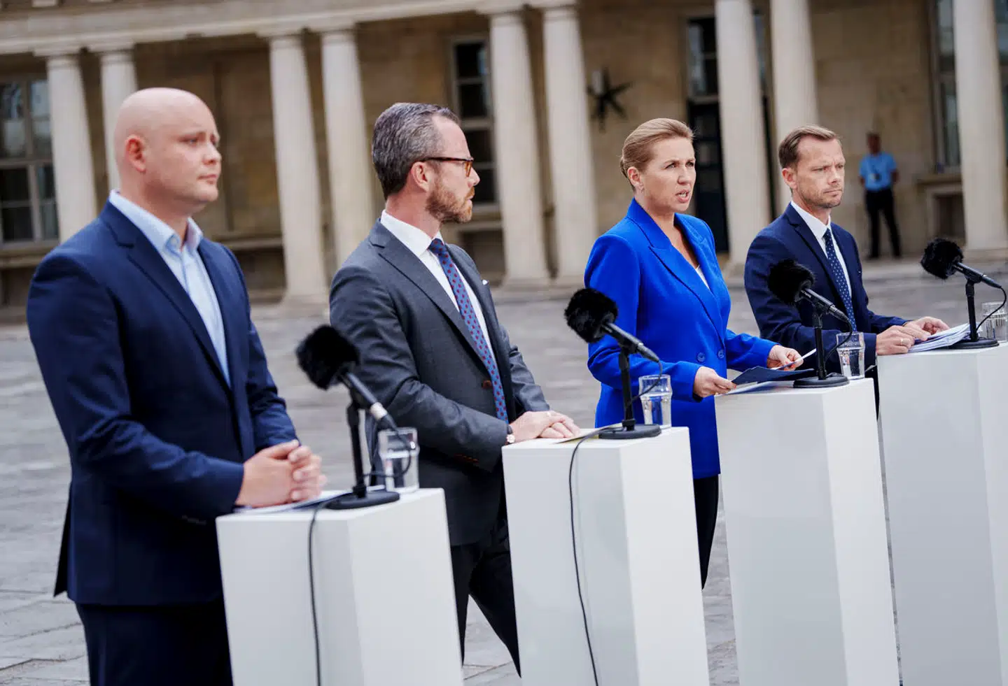 »Ifølge regeringen er situationen altså ganske alvorlig. Så alvorlig, at den er villig til at begrænse danskernes ytringsfrihed for ikke at gøre islamister sure,« skriver Christian Marcussen.