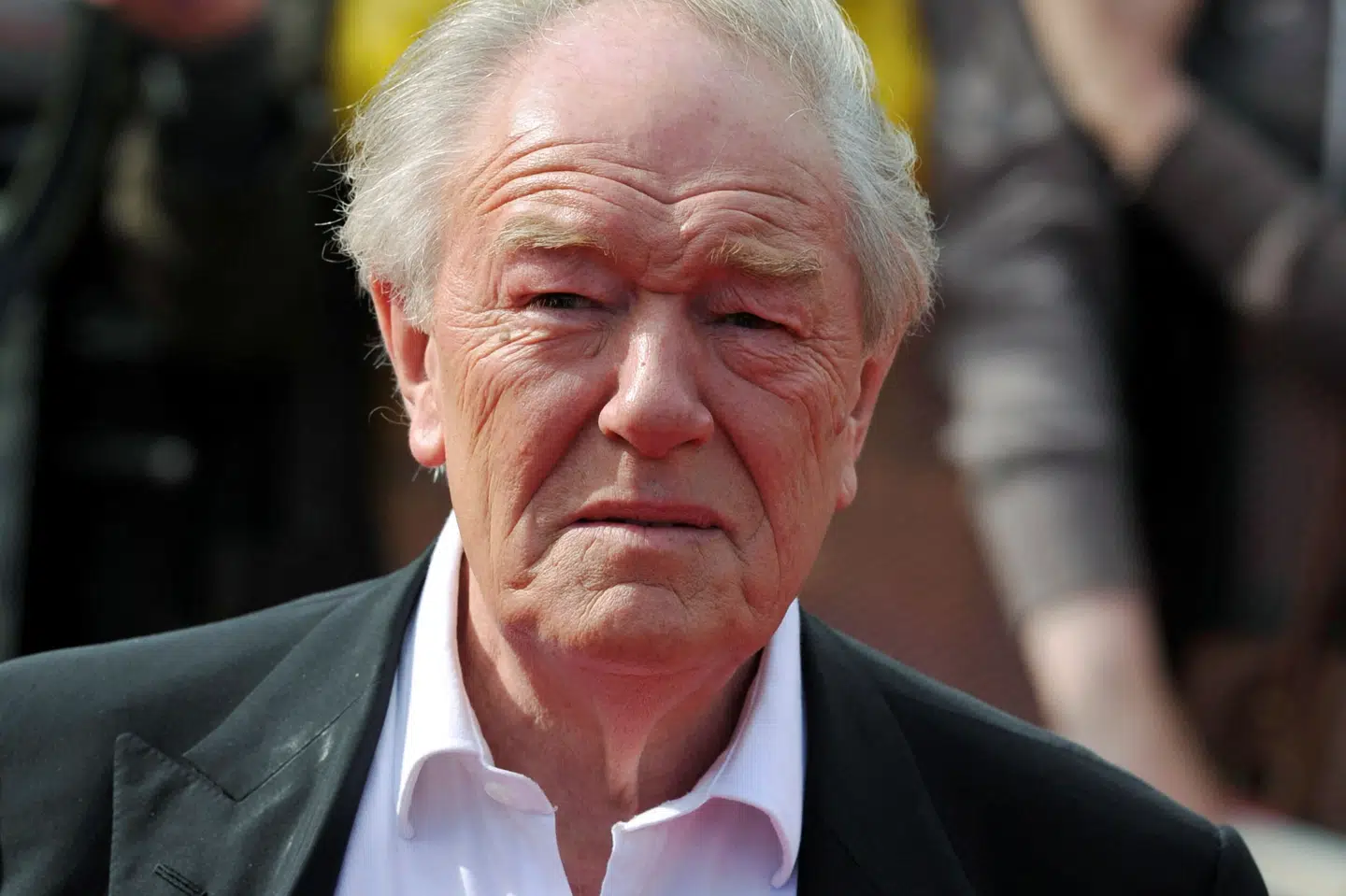 Den britiske skuespiller Michael Gambon, kendt som blandt andet Dumbledore i de sene Harry Potter-film og som Den Syngende Detektiv, er død, 82 år. Det rapporterer BBC.