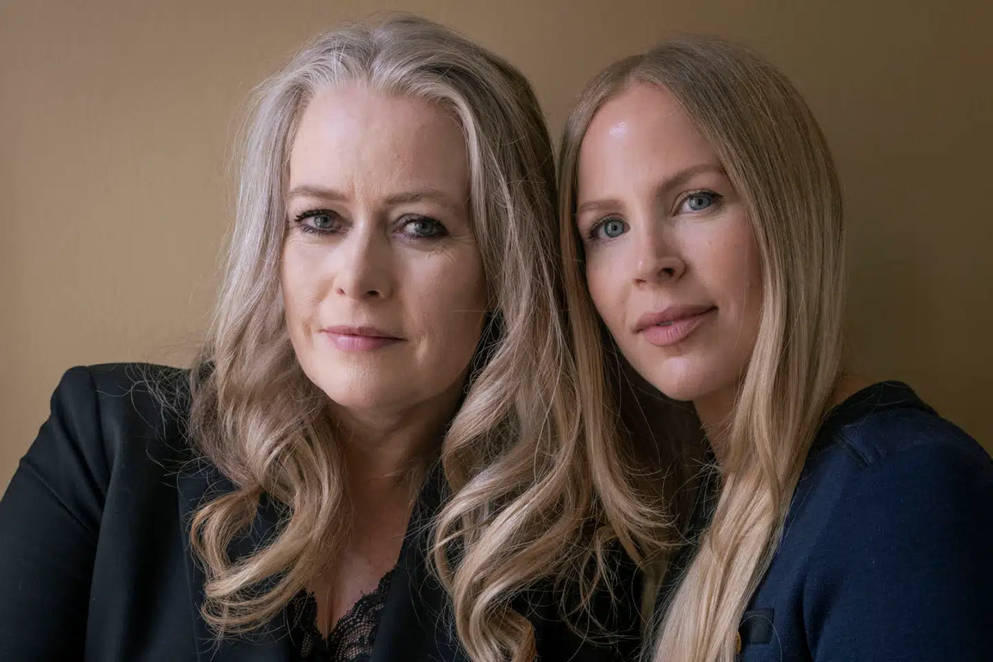 Retskaffenhed kan man ikke få for meget af, skriver Eva Selsing. Hun er her portrætteret sammen med Anne Sofie Allarp (tv).