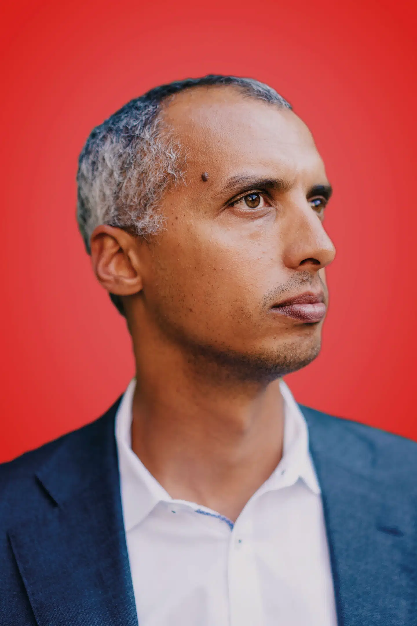 Mattias Tesfaye: »Vi kan ikke være et skrivebordsland, mens de andre får beskidte fingre.« Fotocollage. Kildefoto: Rune Øe, Scanpix.