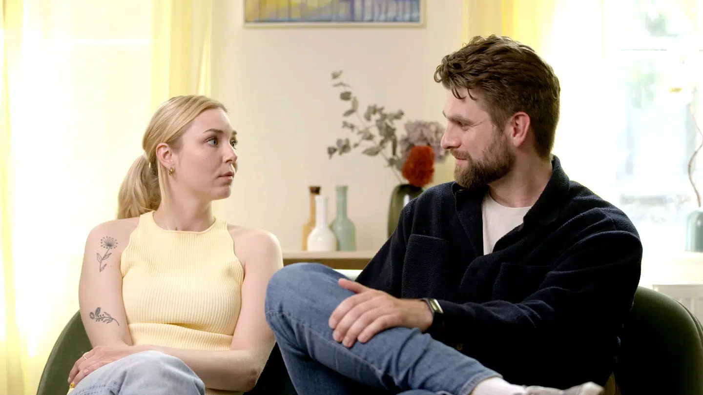 I parterapien prøver parret at forklare hinanden, hvor de hver især står.