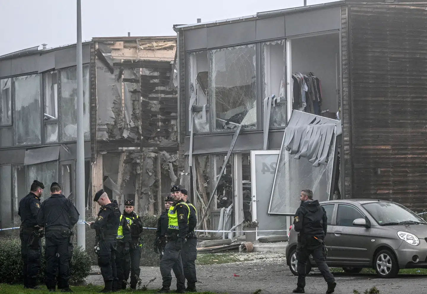 Det seneste offer for den svenske bandekrig var en uskyldig 25-årig kvinde, der blev dræbt ved en sprængning af et hus i en by nord for Uppsala. Målet var, mener politiet, en kvinde, der boede i et nabohus, og som er i familie med et bandemedlem.