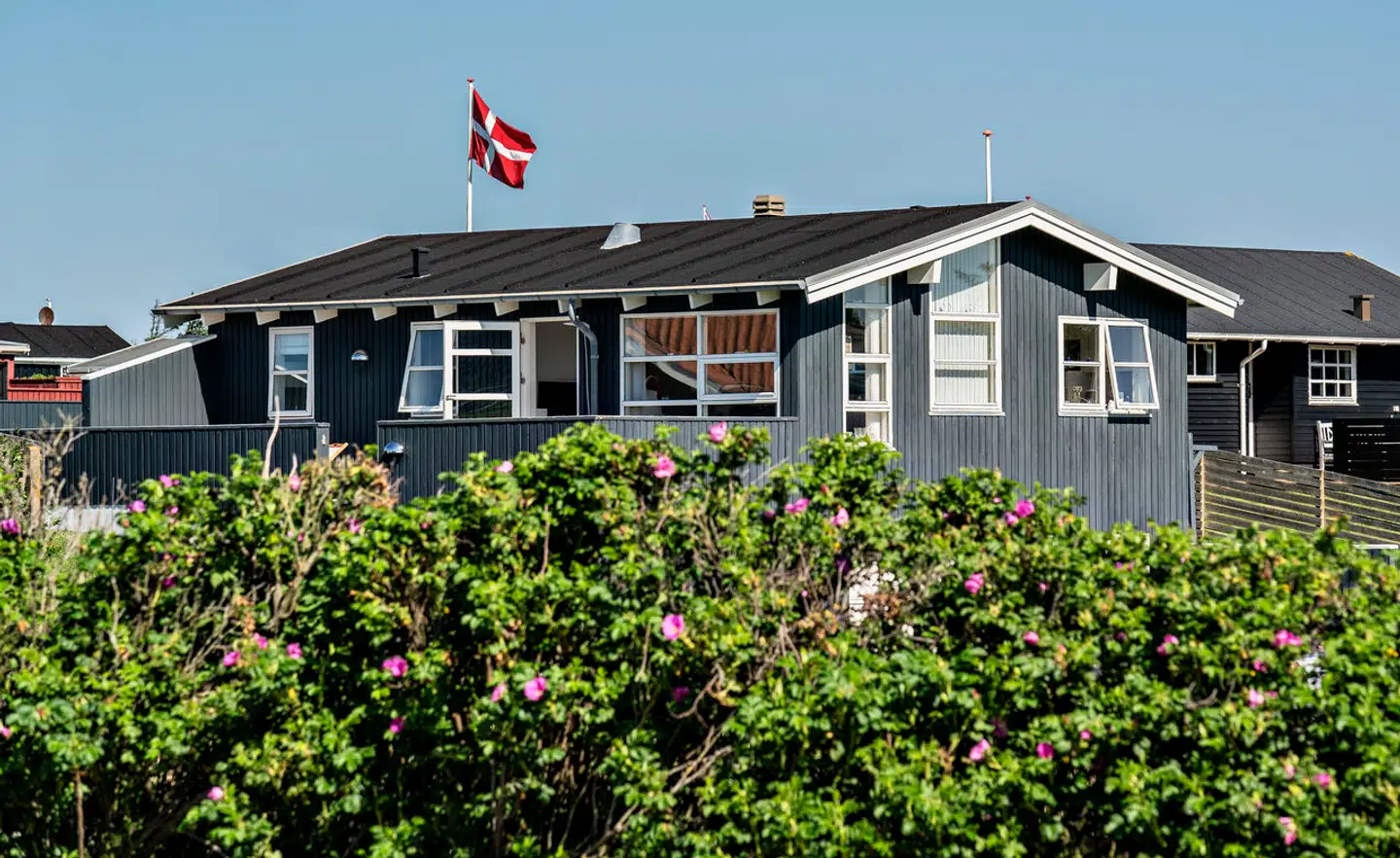 Hvordan deles et sommerhus ved skilsmisse, hvis kun den ene står på skødet?