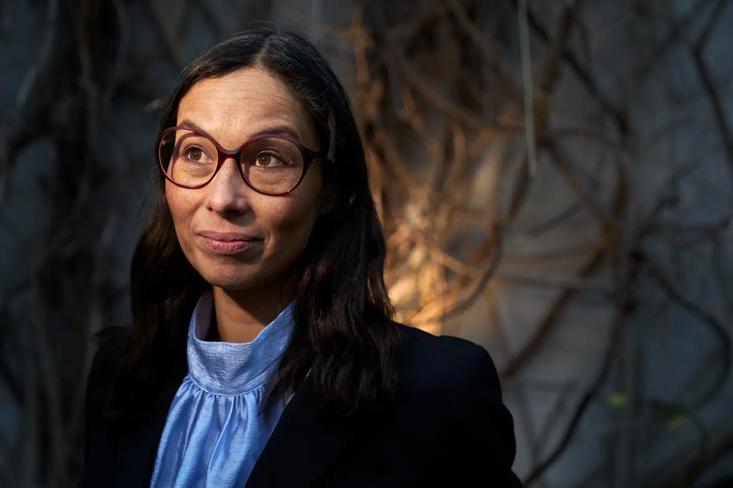 Josefine Campbell er ledelsescoach med ekspertise i det moderne arbejdsliv. Hun coacher, træner og rådgiver ledere i globale virksomheder. Hun har mere end 25 års erfaring fra erhvervslivet og har tidligere været ekstern lektor på Copenhagen Business School. Hun er forfatter til bøgerne »Er du klar eller kapret?« og »Power Barometer«.