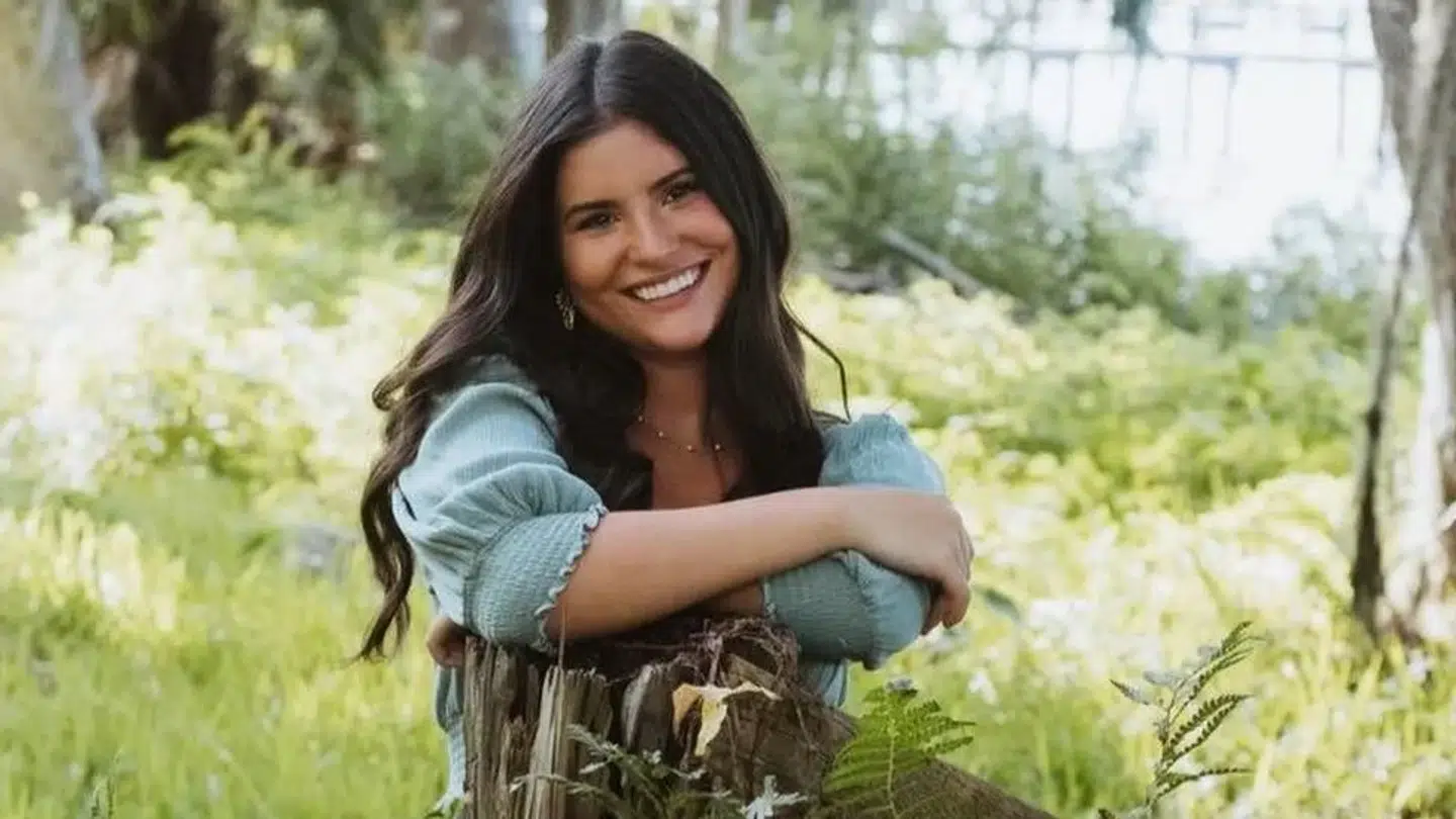 Bailee Holbrook og hendes far blev ramt af lynet, mens de var på jagt.