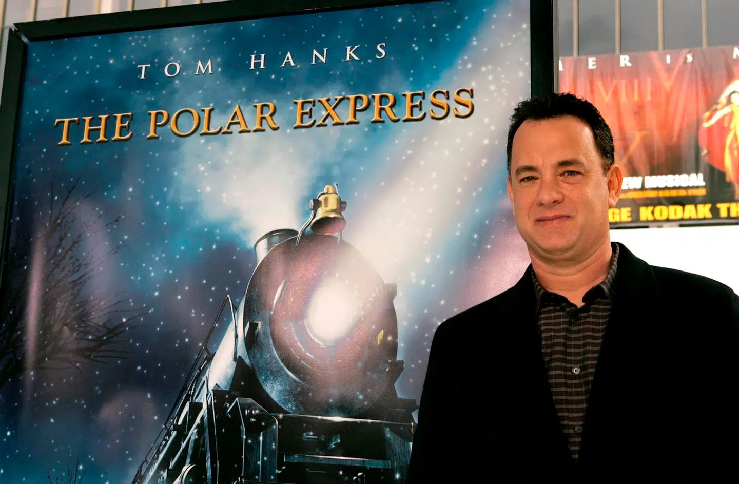 Tom Hanks har lidt erfaring med computerversioner af sig selv. I den animerede film »Polar-ekspressen« fra 2004, instrueret af Robert Zemeckis, optrådte en meget vellignende version af Hanks nemlig. Det skete dog ved hjælp af såkaldt motion capture og altså ikke kunstig intelligens.