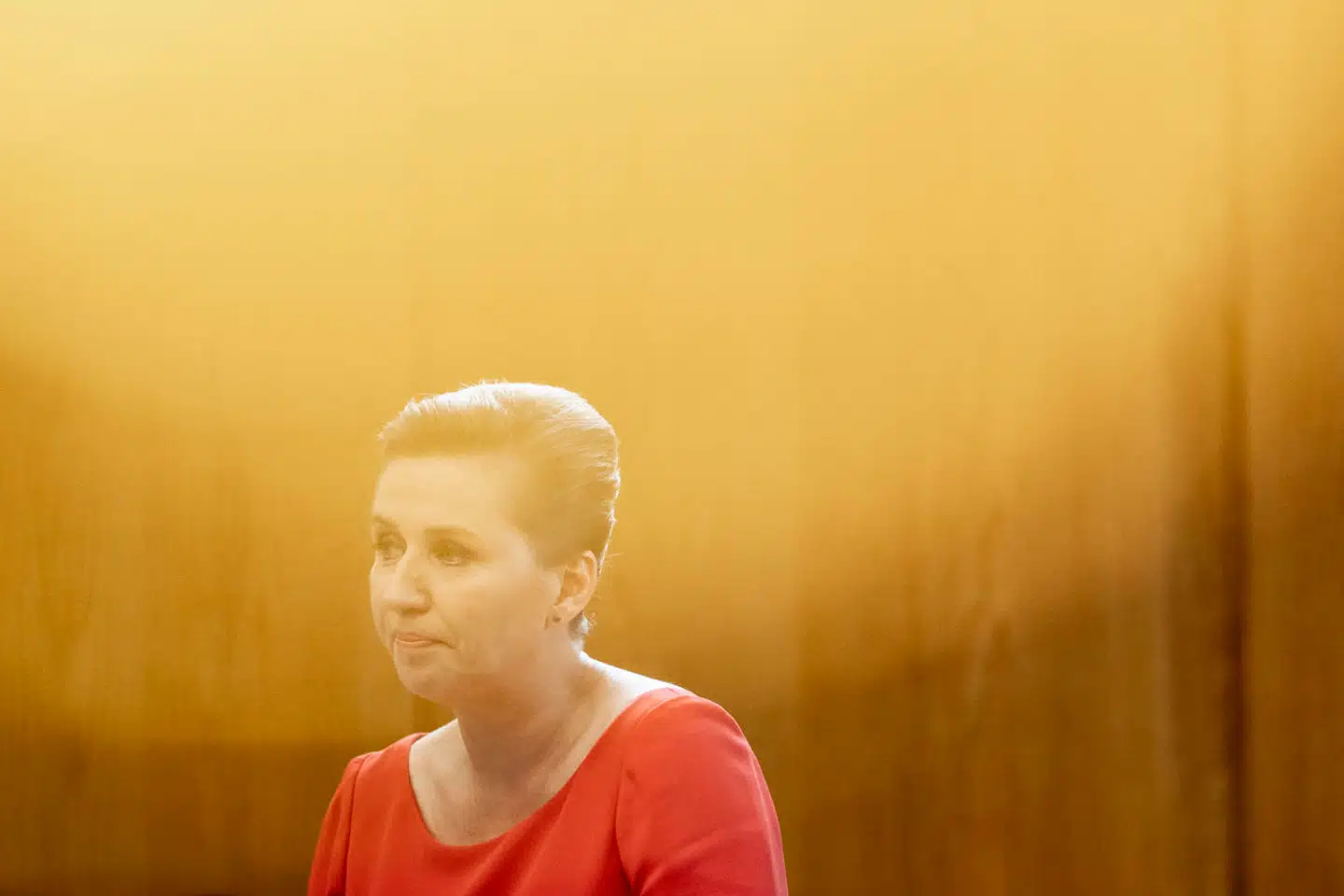 Statsminister Mette Frederiksen gav forældre til børn i folkeskolen en opsang: Stol på lærerne, og lad være med at kommunikere så meget på Aula.