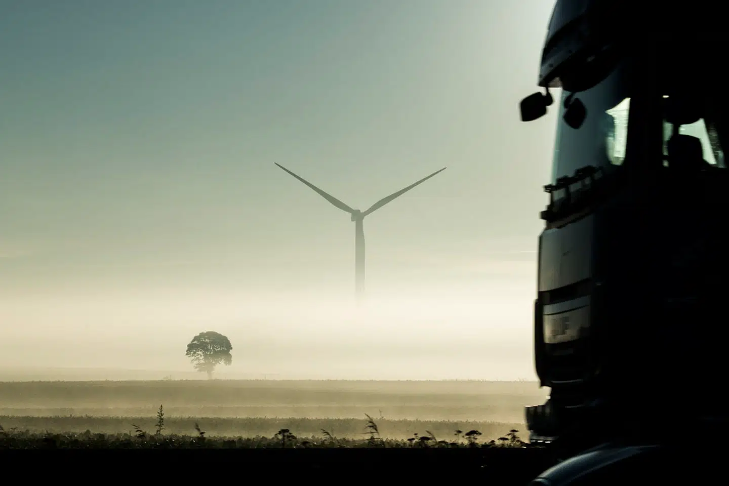 Naboer til vindmøller og solceller skal have en økonomisk belønning, lyder det nu fra klima-, energi- og forsyningsministeren.