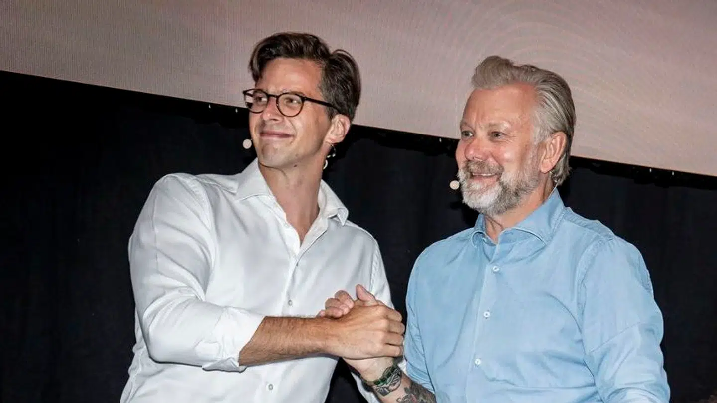 Casper Christensen var med på scenen, da Alex Vanopslagh holdt politisk show i KB-Hallen.
