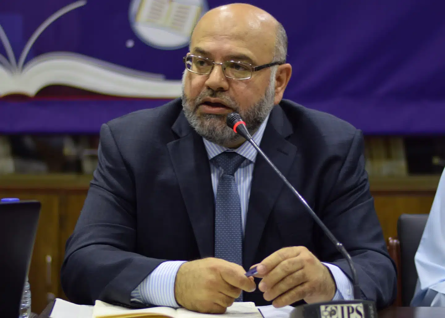 Asif Luqman Qazi fra det pakistanske islamistparti Jamaat-e-Islami hilser den danske regerings blasfemilov velkommen.
