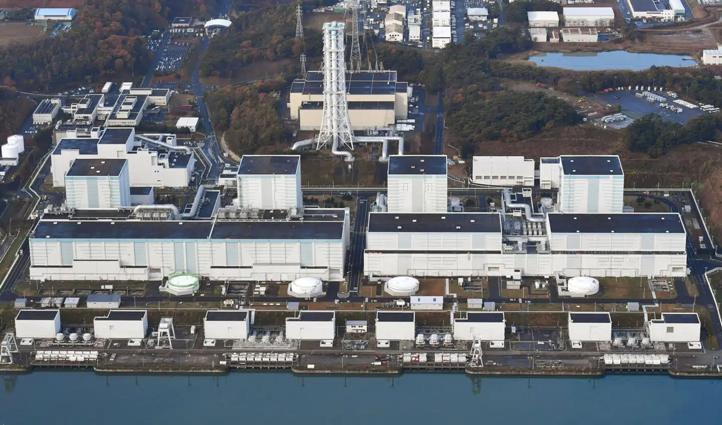 Japan vil de næste mindst 30 år vil sende over 1,3 milliarder liter radioaktivt spildevand fra Fukushima-værket ud i Stillehavet. Dette er blevet mødt med meget kritik, dog mener forskere, at der ikke er grund til bekymring. Akrivfoto: Scanpix