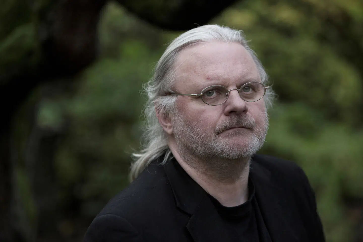Norske Jon Fosse modtog torsdag Nobelprisen i litteratur. Weekendavisen har talt med hans danske forlægger. Foto: NTB, Scanpix.