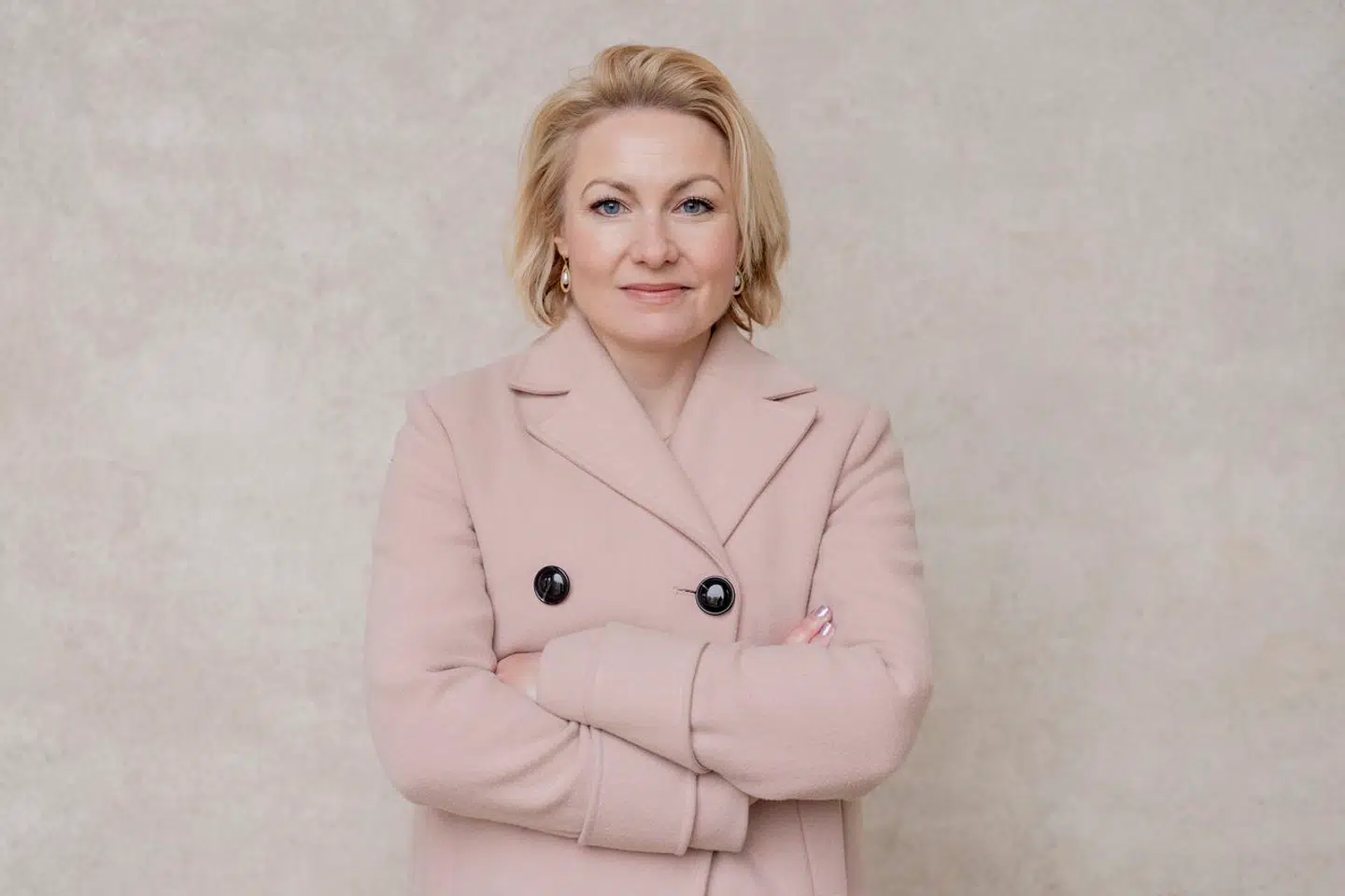 »Jamen, så har jeg et forslag til regeringen: Hvad med bare at sætte en chip i nakken på os alle sammen og sende alle data til myndighederne?« skriver Amalie Lyhne.