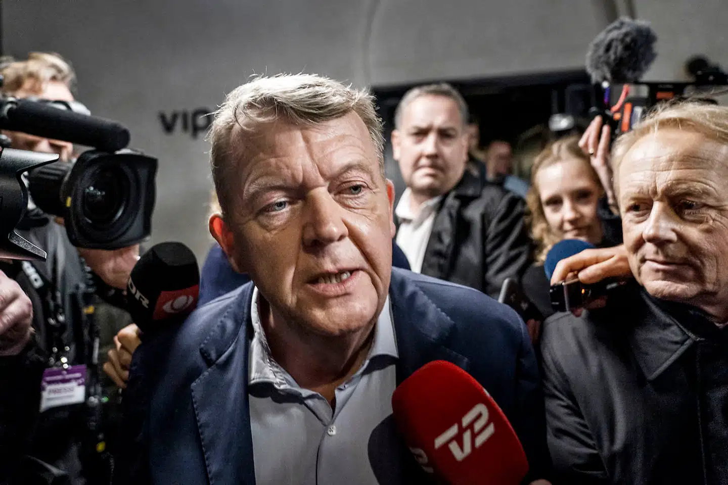 »Der var således manglende præcision i prognoserne i løbet af valgaftenen. Og ingen følte konsekvensen af det mere bittert end netop Lars Løkke Rasmussen,« skriver David Holt Olsen.