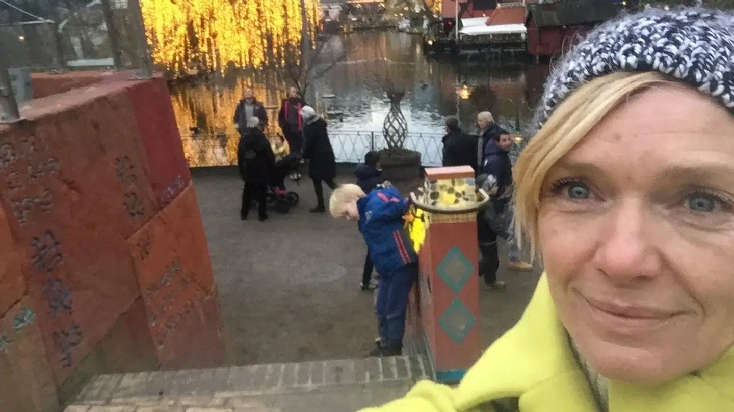 Charlotte Højlunds hus brændte til ukendelighed, efter hun havde været med sine seks børn i Tivoli