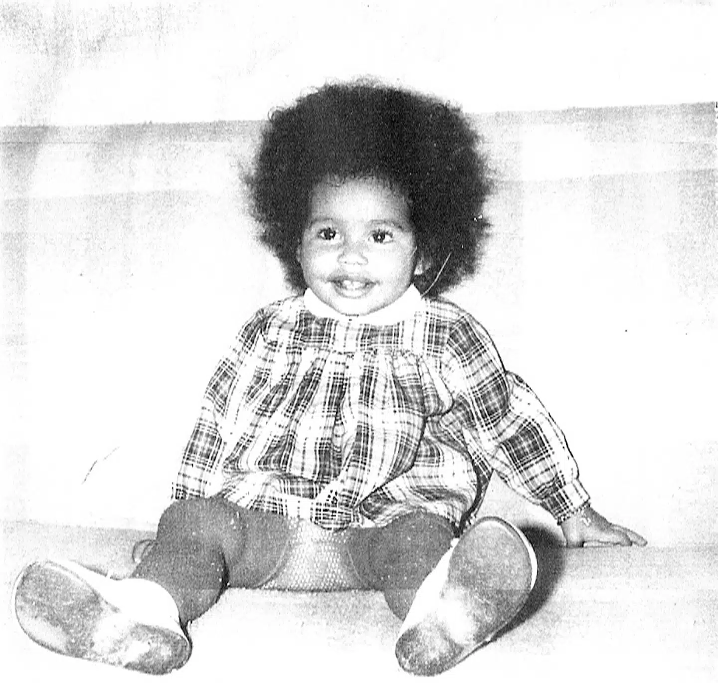 Treårige Zindy. Med kæmpestor afro.