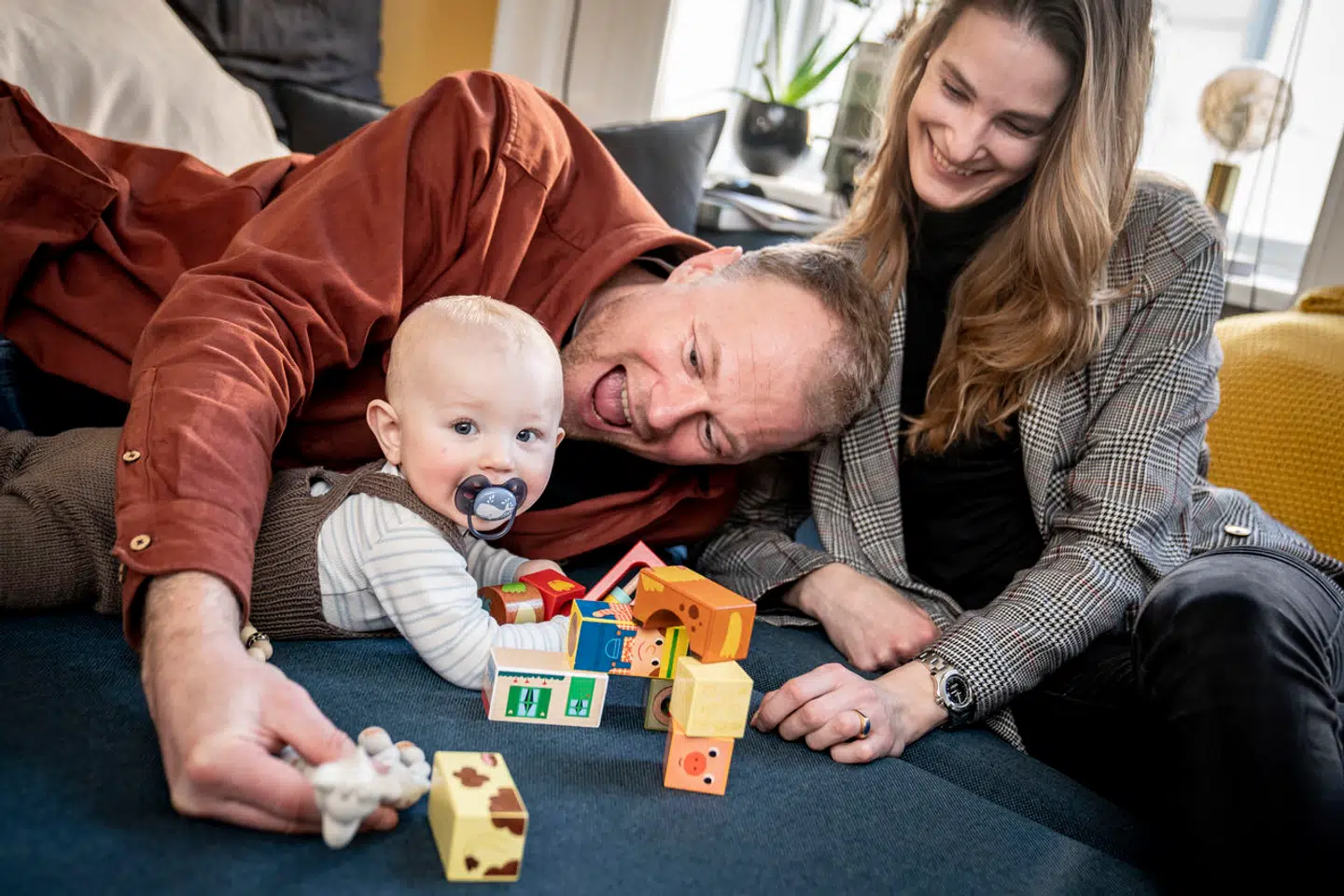 Arkivfoto af Christian Degn med kæresten Trine og deres søn Vagn.