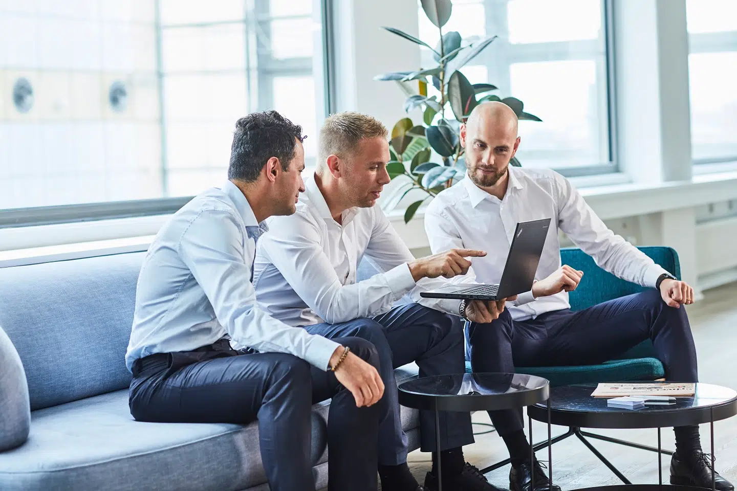 Energihandelsbranchen er i meget høj grad domineret af mænd. Selskabet MFT Energy har for eksempel en ledelse på ni personer, som alle er mænd. På billedet er det USA-chef Cagdas Ozan Ates (tv.), topchef Bo Palmgren og informationschef Jacob Guldberg (th.).