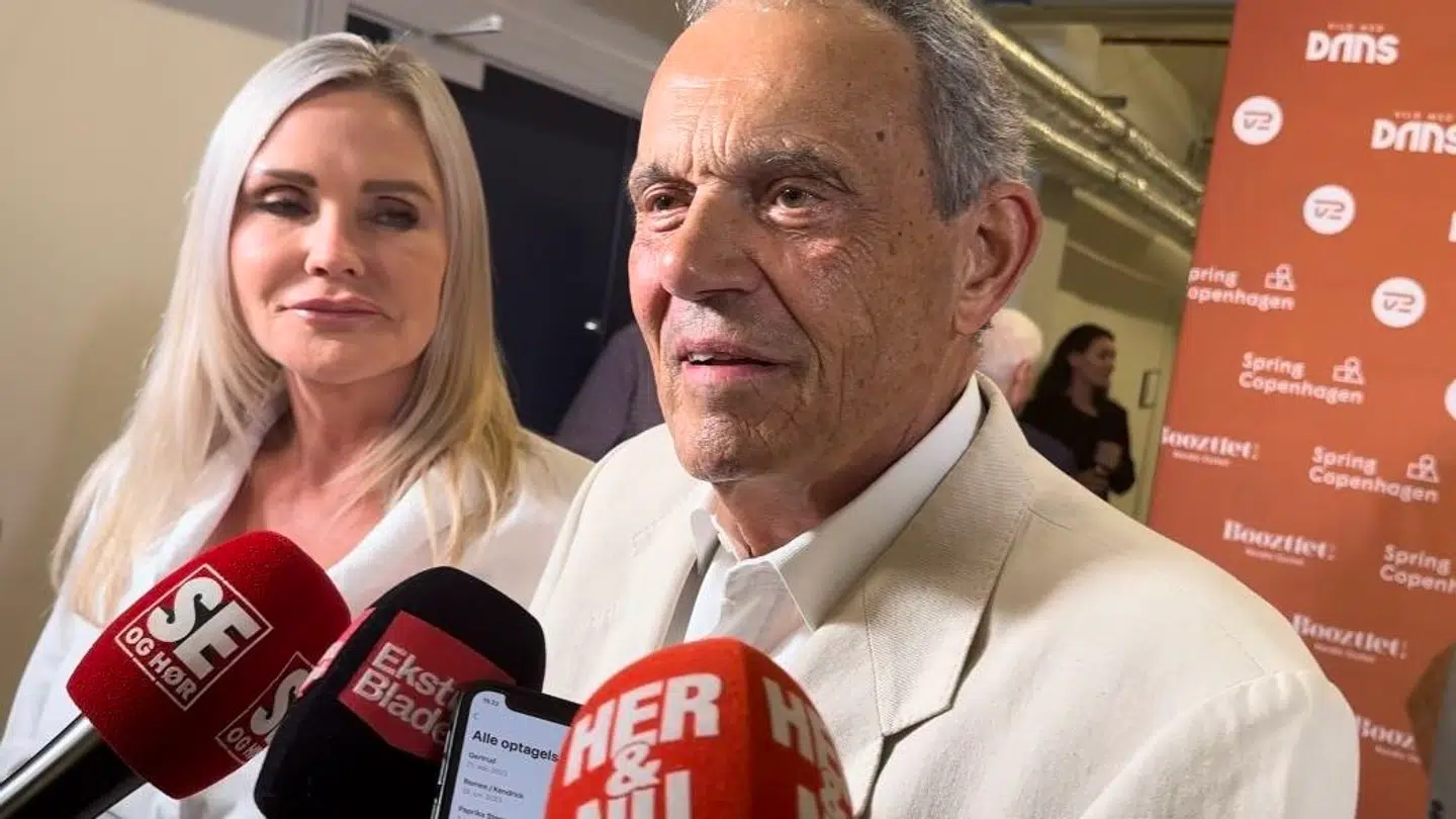 Janni og Karsten Ree mødte op på den røde løber forud for tredje program af 'Vild med dans'.