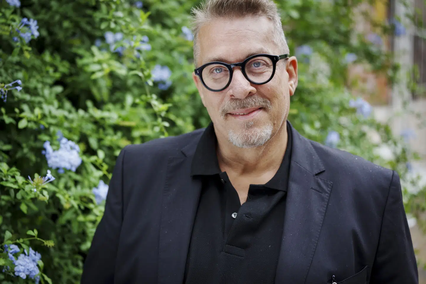 For 15 år siden slog Thomas Eje sig ned på den sønderjyske ø Als, hvor han stadig bor sammen med sin kone, Katherine Scrivens Eje. Roen og den landlige idyl passer entertaineren godt, så han kan lade op til at skulle på scenen. (Arkivfoto).